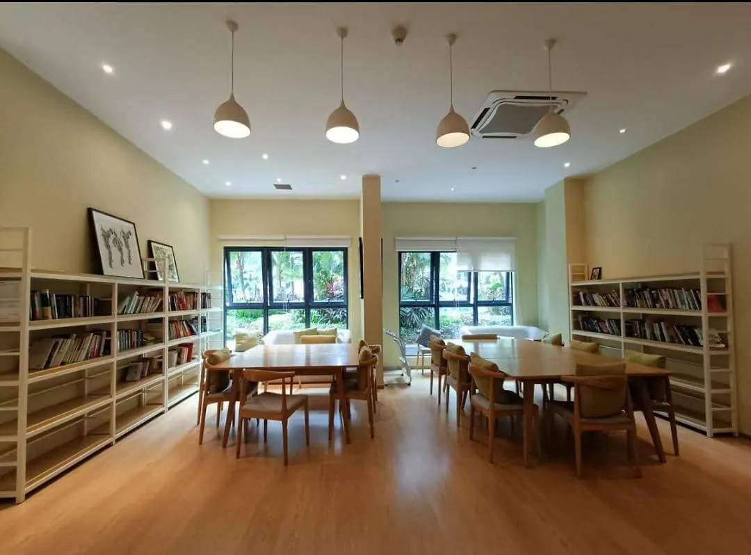 淡雅柔和海景套房四卧四卫12-16人适合家庭入住 金海湾danga Bay Johor Bahru Apartment