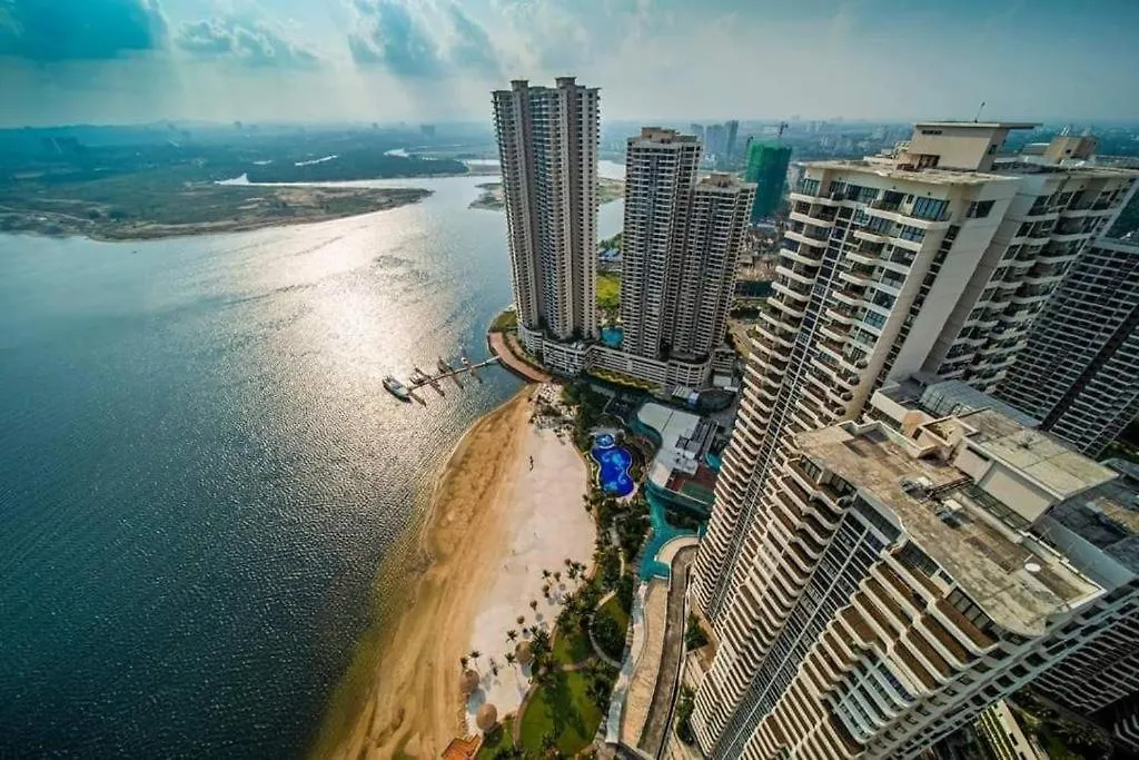 淡雅柔和海景套房四卧四卫12-16人适合家庭入住 金海湾danga Bay Johor Bahru Apartment