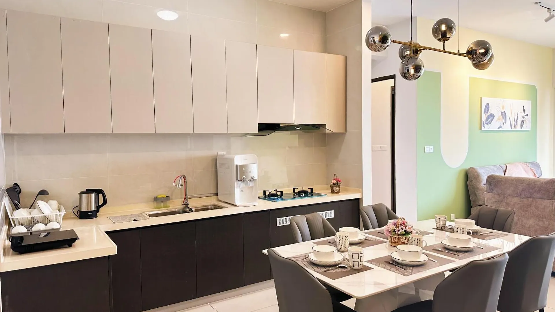 Apartment 淡雅柔和海景套房四卧四卫12-16人适合家庭入住 金海湾danga Bay Johor Bahru