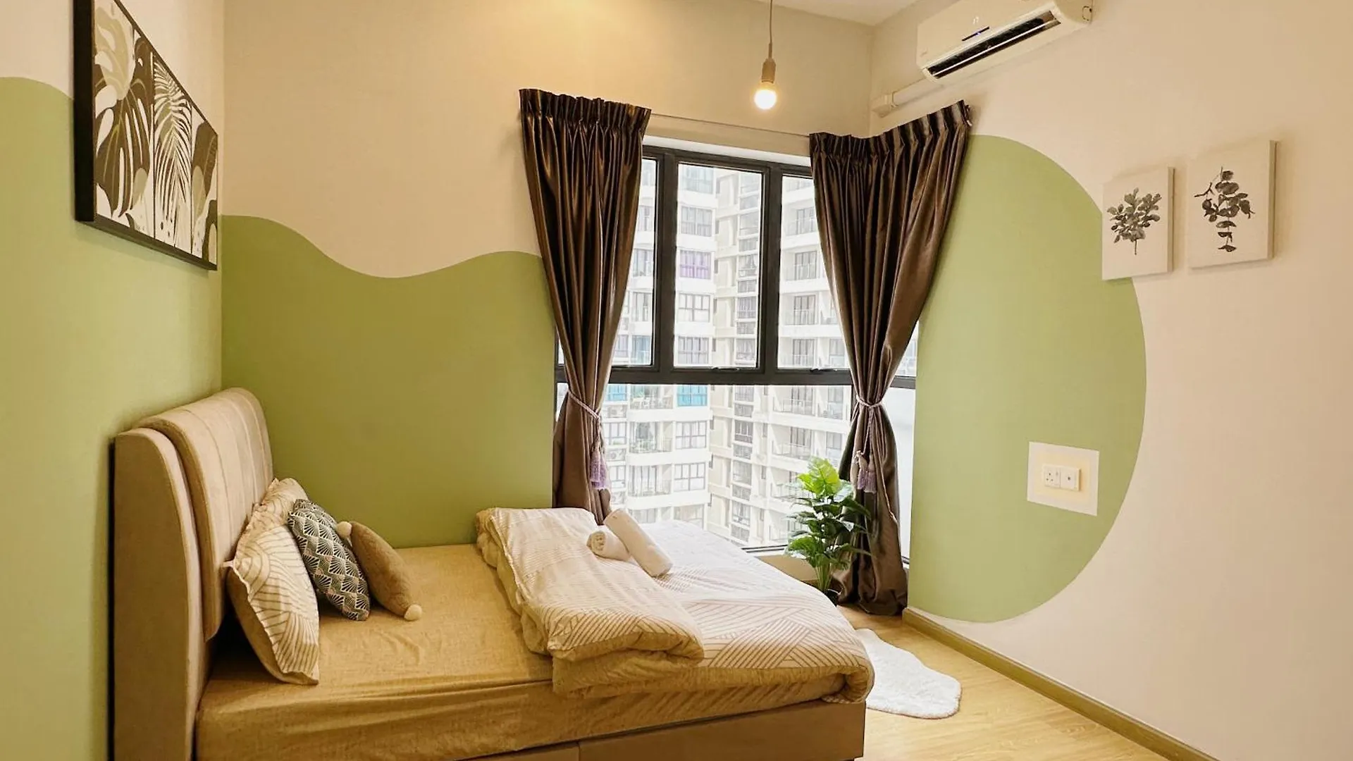 Apartment 淡雅柔和海景套房四卧四卫12-16人适合家庭入住 金海湾danga Bay Johor Bahru Malaysia