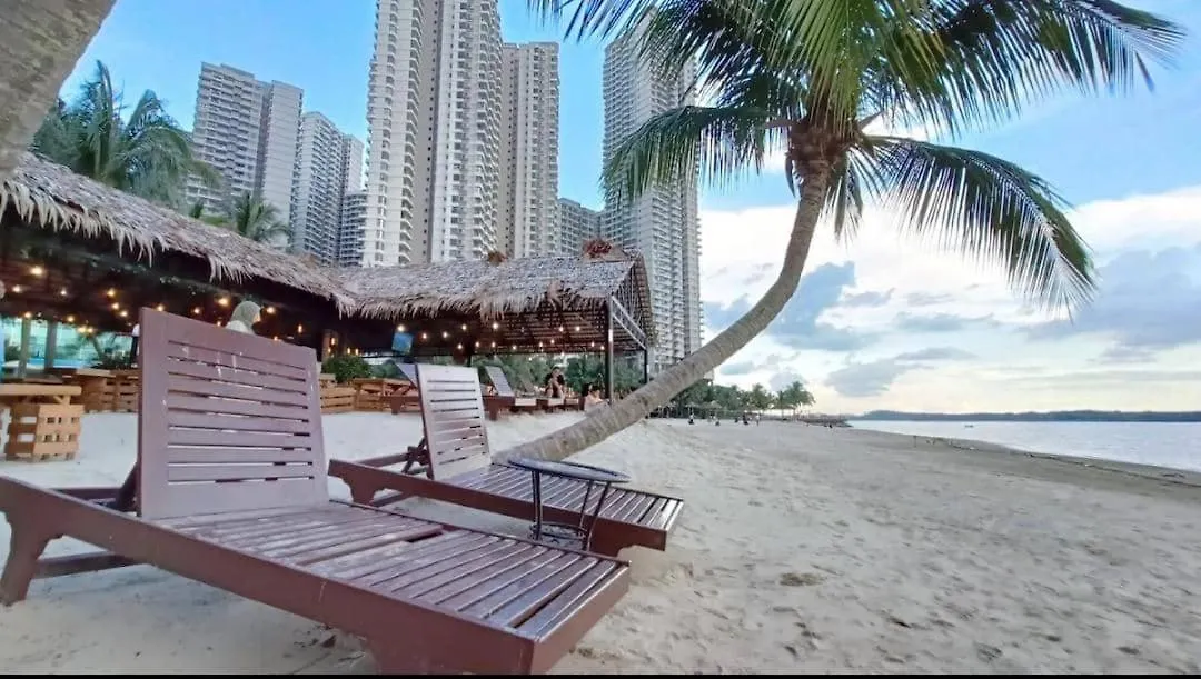 淡雅柔和海景套房四卧四卫12-16人适合家庭入住 金海湾danga Bay Johor Bahru 0*,  Malaysia