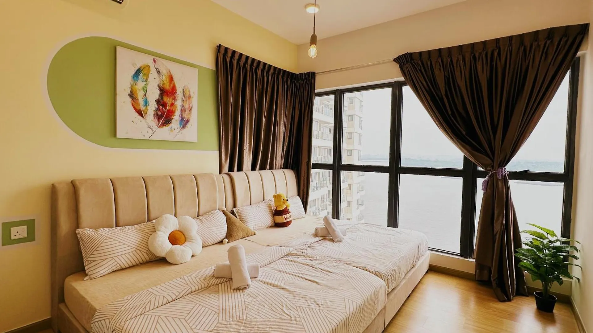 淡雅柔和海景套房四卧四卫12-16人适合家庭入住 金海湾danga Bay Johor Bahru Apartment