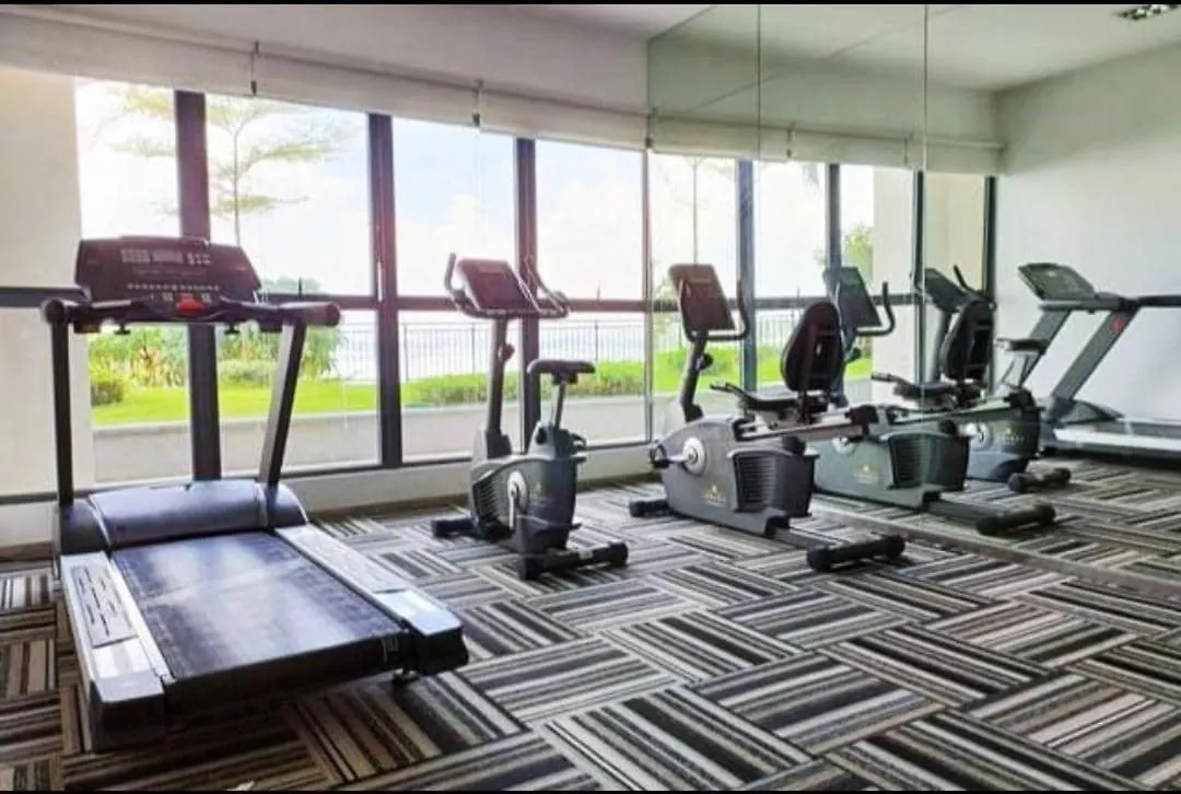 淡雅柔和海景套房四卧四卫12-16人适合家庭入住 金海湾danga Bay Johor Bahru Apartment