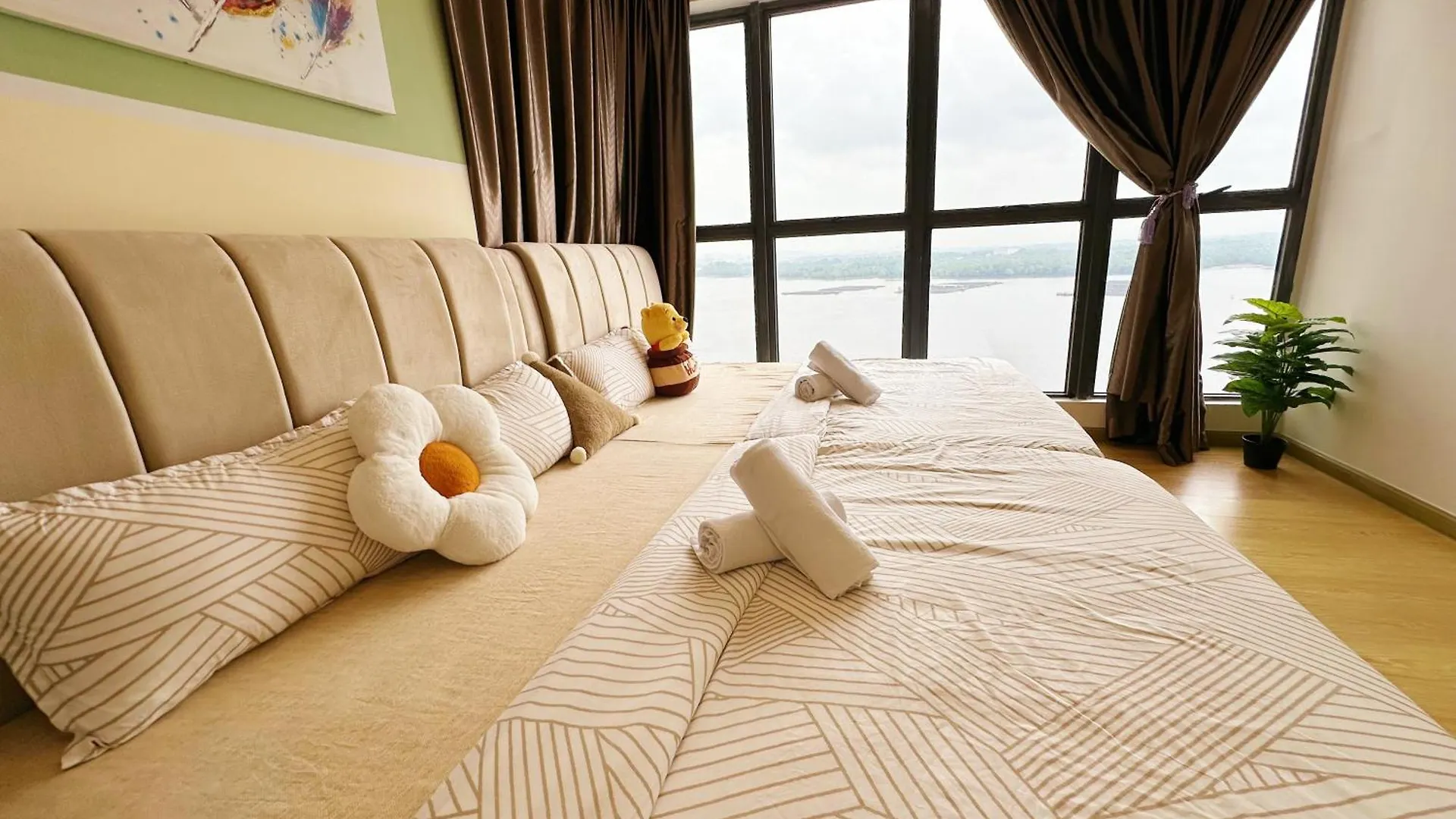淡雅柔和海景套房四卧四卫12-16人适合家庭入住 金海湾danga Bay Johor Bahru